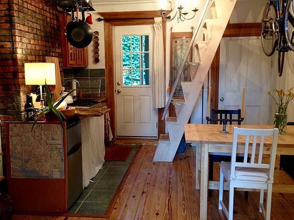 3rd image of 114 King St #1L