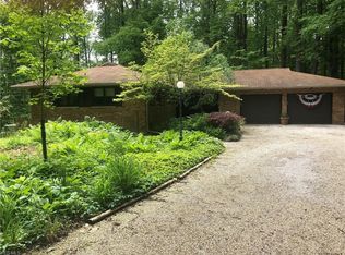 7382 Button Rd, Mentor, OH 44060