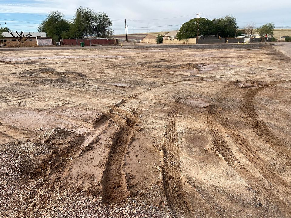 2nd image of 44329 W Arizona Ave