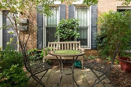 Lovely front sitting garden, perfect for hors d'oeuvres and reading