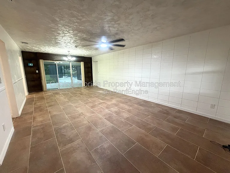 2615 Grove Ave — Photo 3
