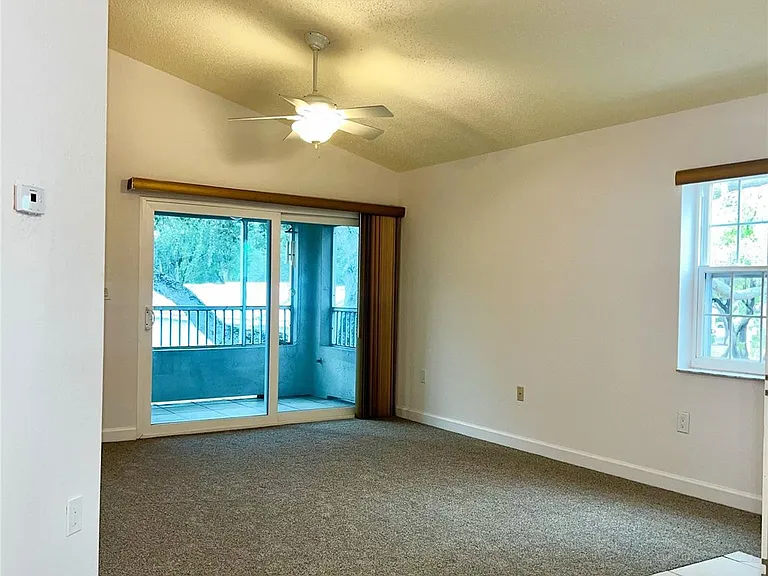 2850 N Oakland Forest Dr #215 — Photo 5