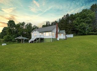 437 Coal River Rd, Glen Daniel, WV 25844