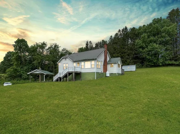 437 Coal River Rd, Glen Daniel, WV 25844