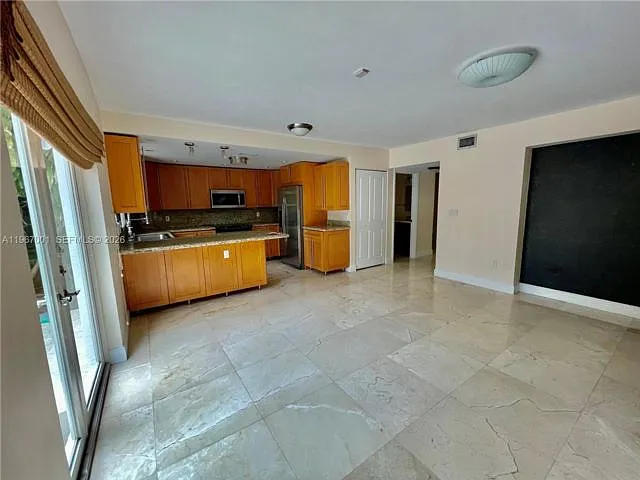 10672 SW 77th Ave — Photo 11
