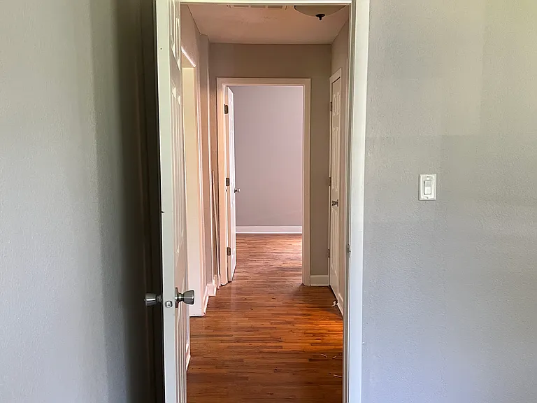2910 W Harrison St — Photo 6