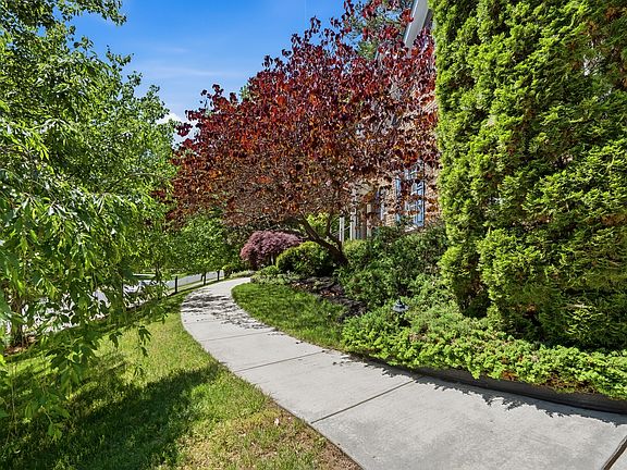 3rd image of 5008 Mill Hill Ln