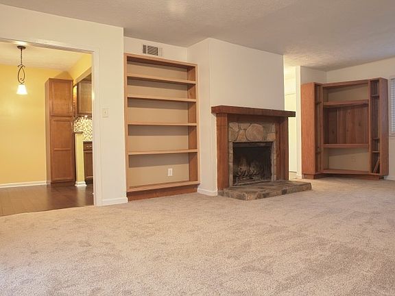 3rd image of 3 Northlake Dr