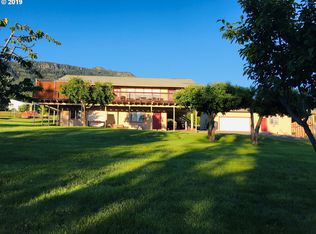 60818 Sunday Dr, Cove, OR 97824