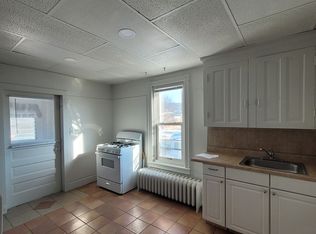 4935 8th Ave APT 2, Temple, PA 19560