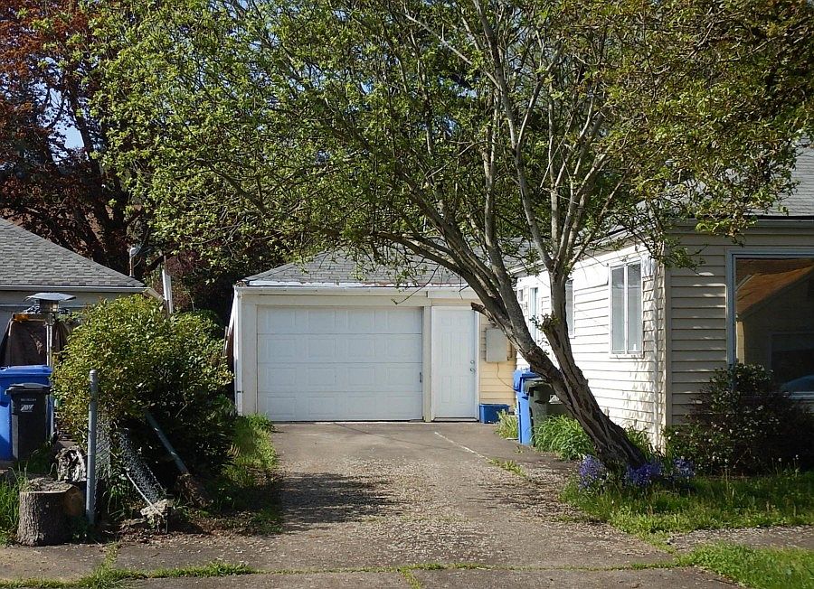 2nd image of 1533 Ruge St NW