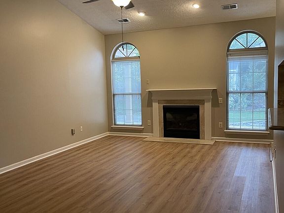 2nd image of 1213 Melody Ln