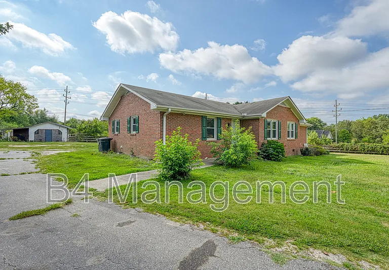 835 Archer Rd — Photo 1