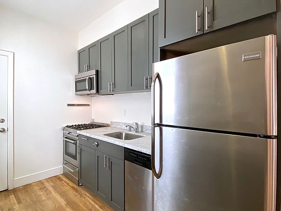 2nd image of 725 Leavenworth St APT 2