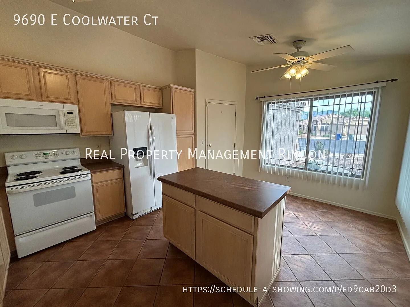 Lovely 3-Bed, 2-Bath Home in Castle Rock! — Photo 2