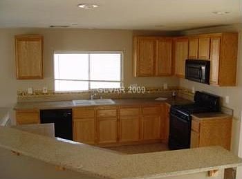 4th image of 7498 Wine Creek St
