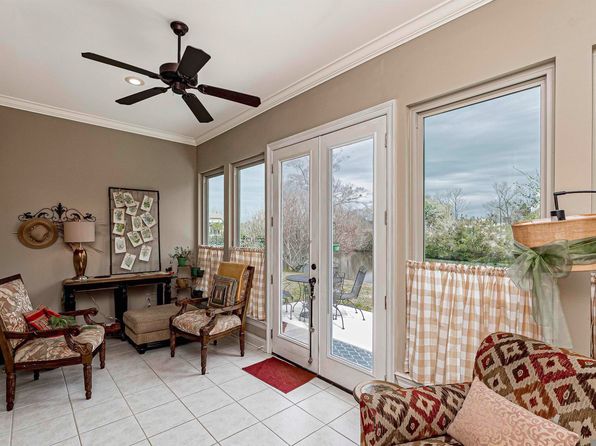 12306 Legacy Hills Dr, Geismar, LA 70734