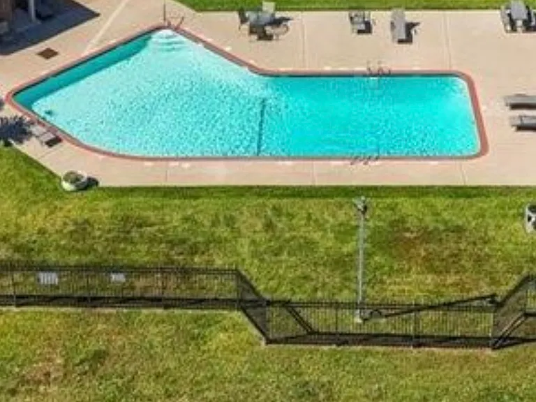16522 Holly Trail Dr — Photo 10
