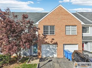 269 Shady Oak Ct, Piscataway, NJ 08854