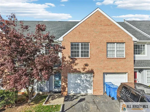 269 Shady Oak Ct, Piscataway, NJ 08854