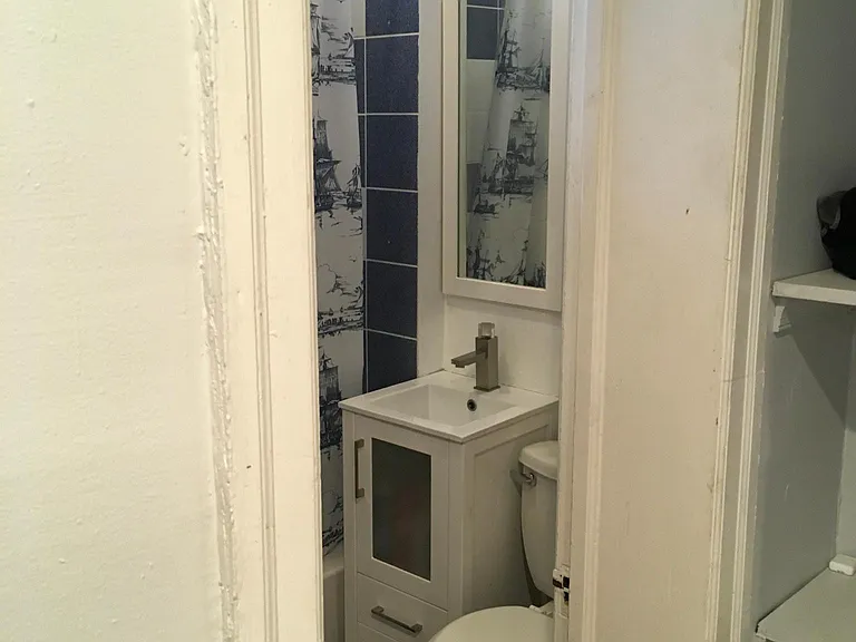 1945 Poplar St #1 — Photo 6