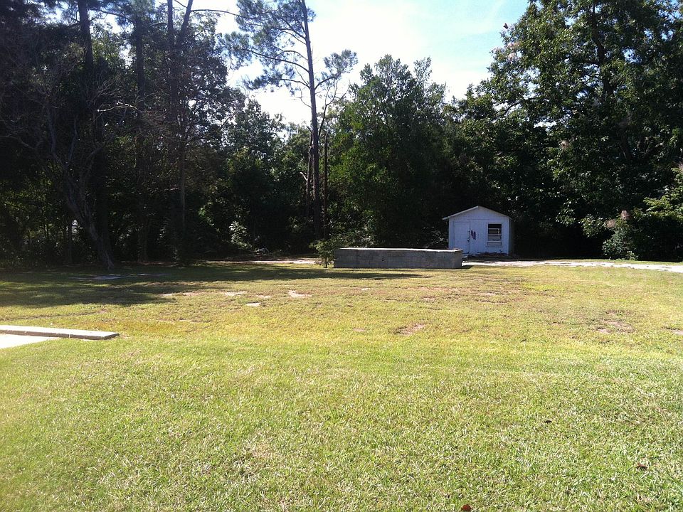 View from front sidewalk