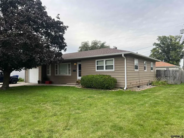 1424 E 20th Ave, Fremont, NE 68025
