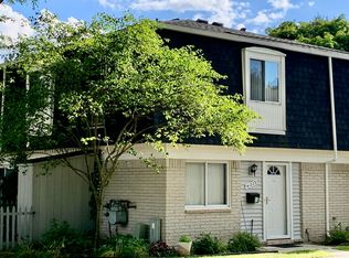 41223 S Woodbury Green Dr #65, Van Buren Township, MI 48111