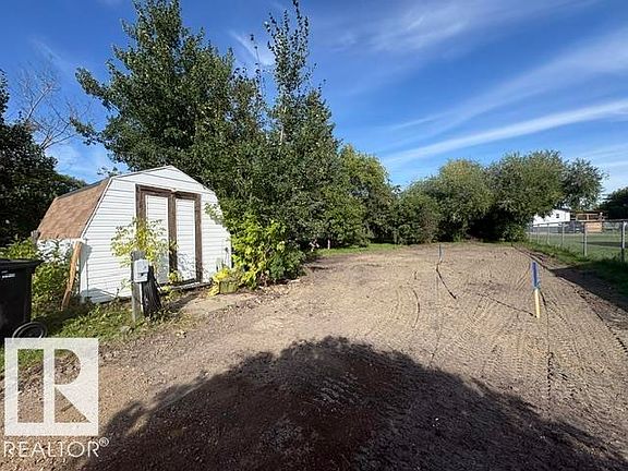 2nd image of 5005 51st St