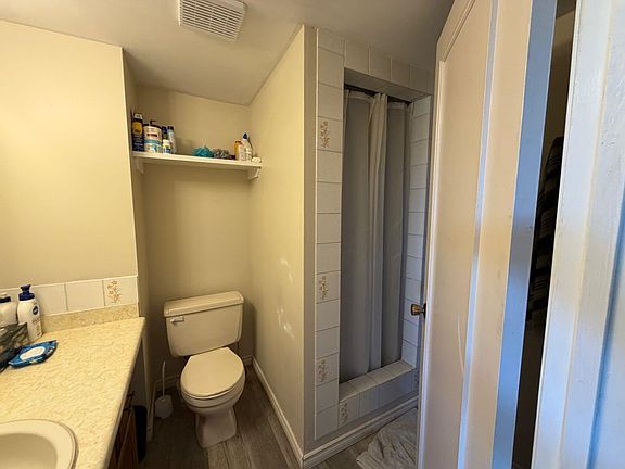 4th image of 635 3rd Ave W