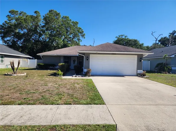 2814 Wilder Park Dr, Plant City, FL 33566