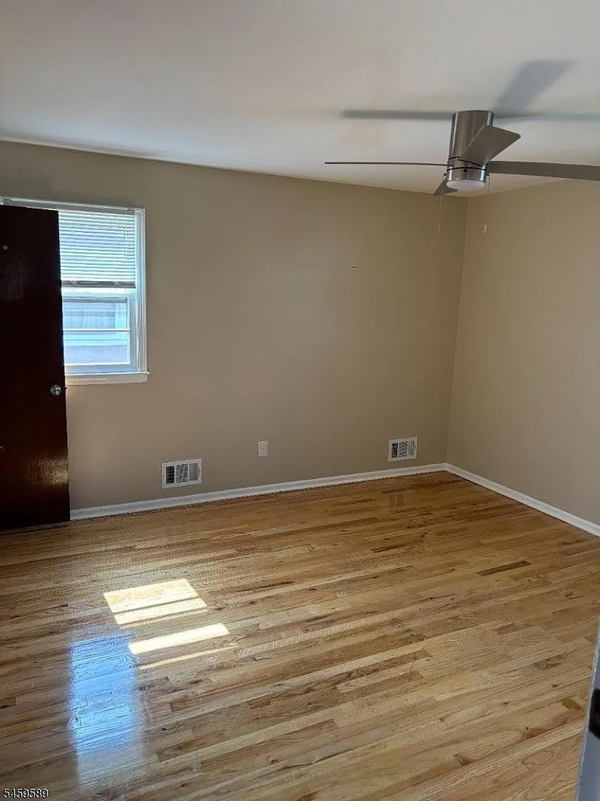 3 bed, 1.5 bath, $2,800 — Photo 2