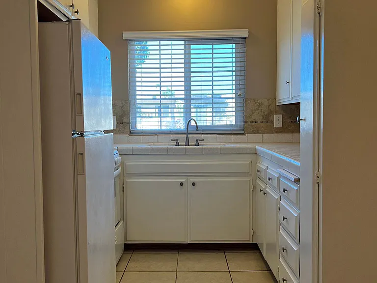 4753 W Mountain View Dr #7 — Photo 6