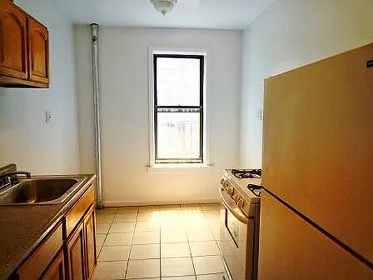 Rented by Friedman Roth Realty | media 7