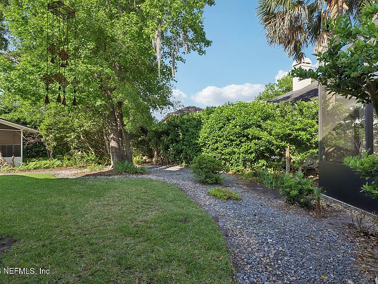 6534 Burnham Cir — Photo 36