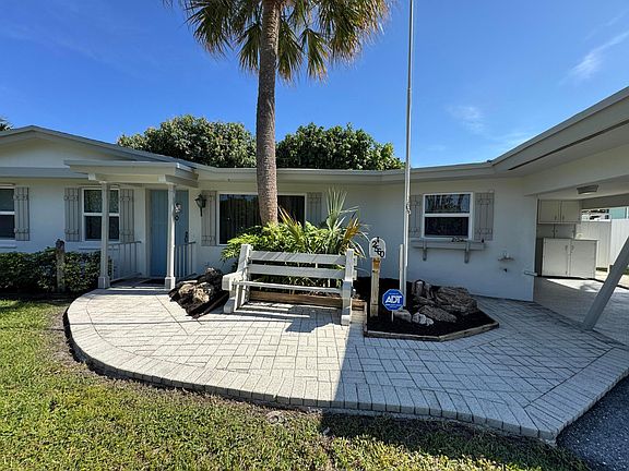 2nd image of 2560 NE 20th Street