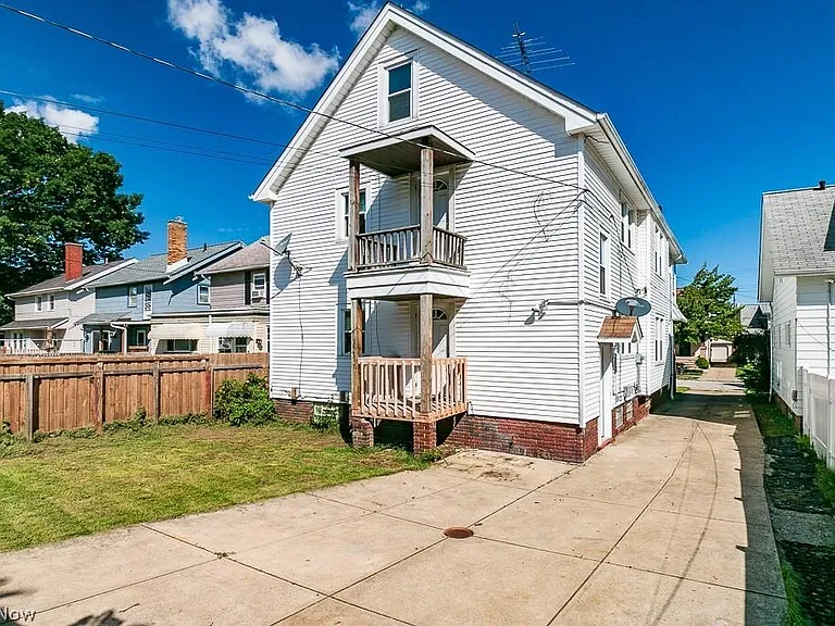 10705 Saint Mark Ave — Photo 42