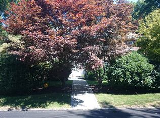 41 Lee Rd, Newton, MA 02467