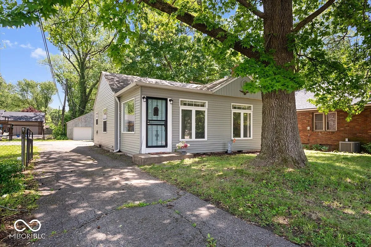 4809 Allisonville Rd photo 1