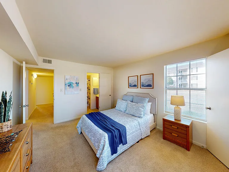 Crystal Lake Apartments — Photo 18