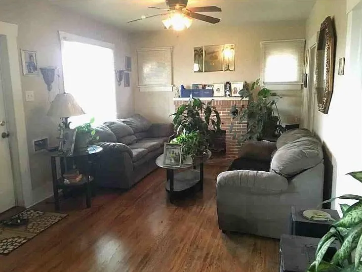 3 bed, 1250 sqft, $2,350 — Photo 4