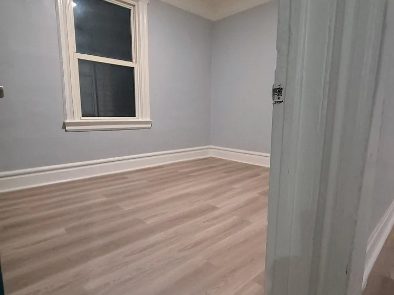 27 Linden Ave — Photo 3