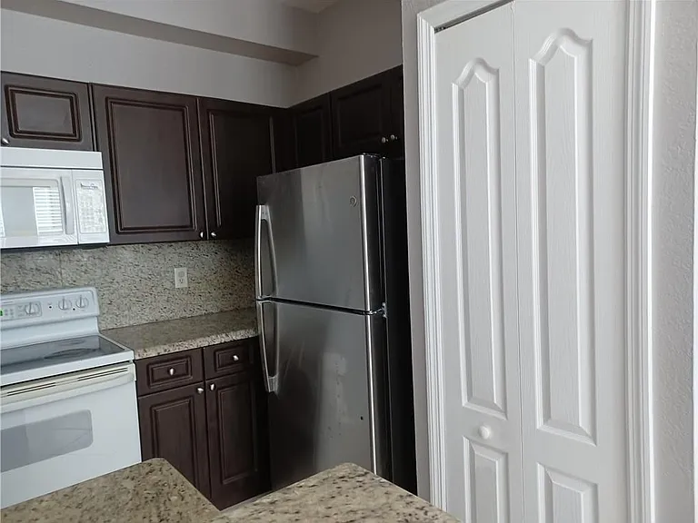 4321 SW 160th Ave #203 — Photo 5