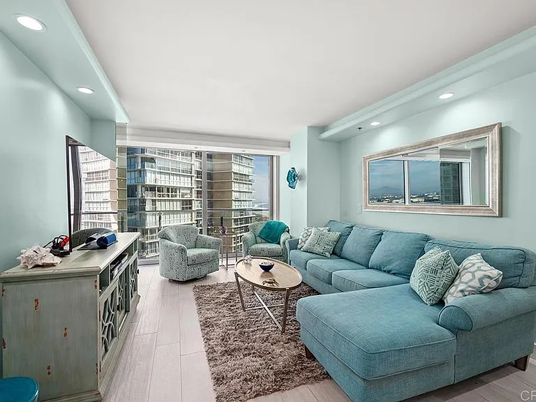 1810 Avenida Del Mundo #901 — Photo 4