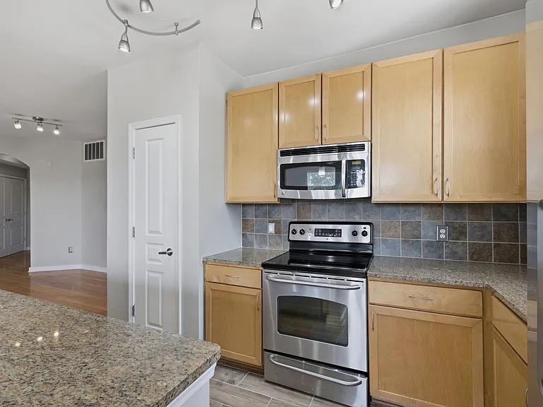 3000 Vanderbilt Pl #445 — Photo 17