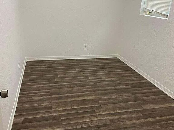 5th image of 7805 SISKIN Avenue