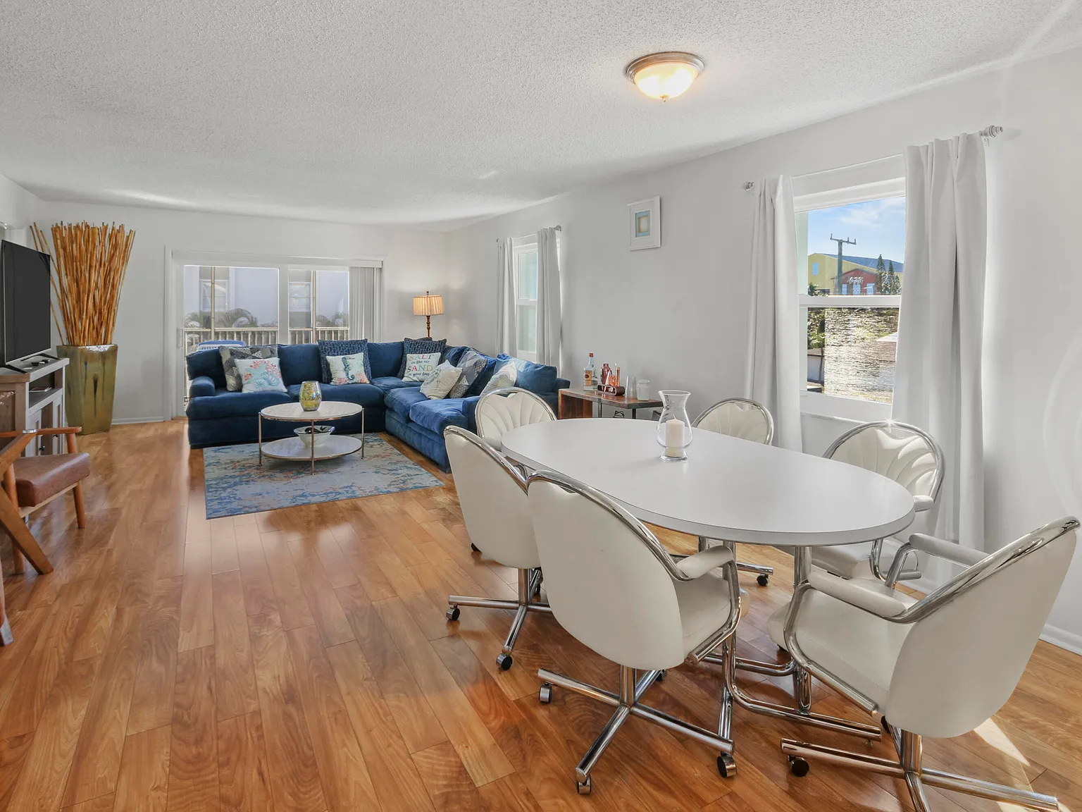 2 bed, 2.0 bath, 1194 sqft, $2,800 — Photo 4
