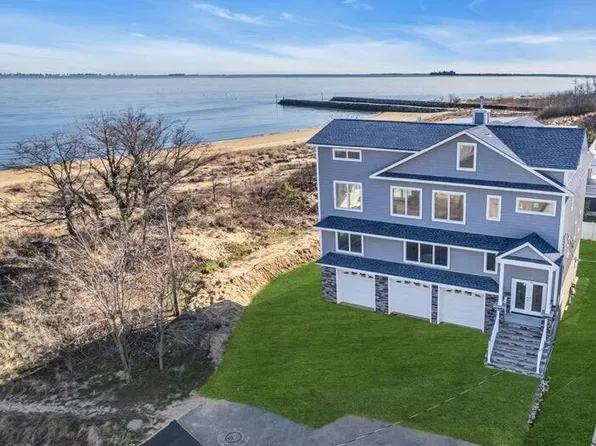 19 Lohsen Place, Port Monmouth, NJ 07758