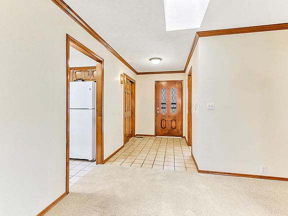3rd image of 9305 Admiral Lowell Ave NE