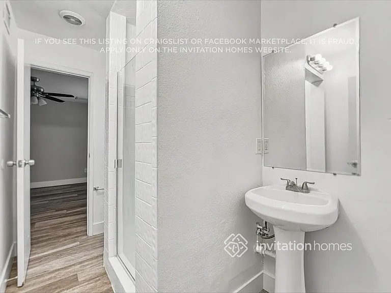 7005 N 76th Dr — Photo 17
